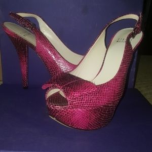 Stuart Weitzman pumps